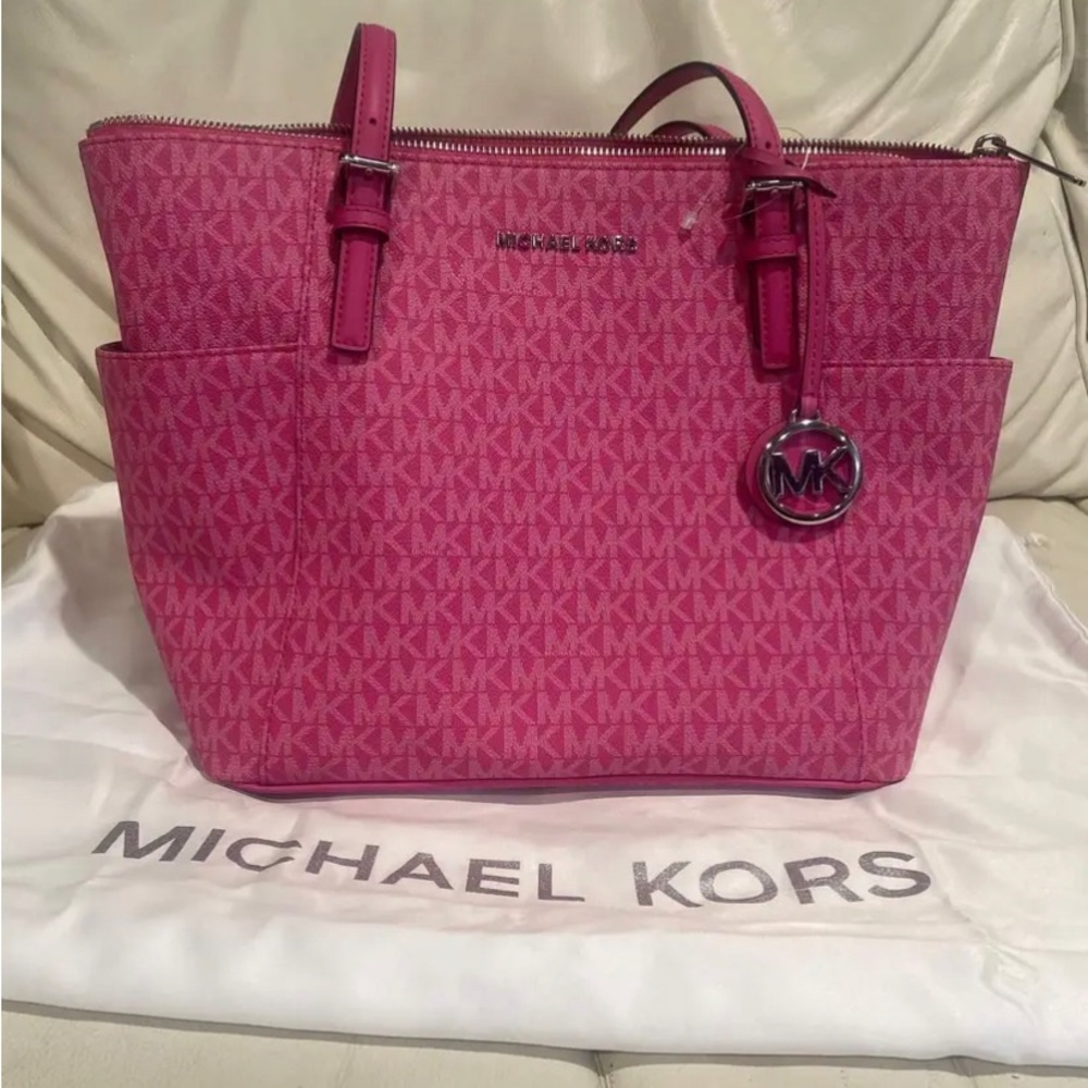Michael Kors Jet Set Tote in Cerise